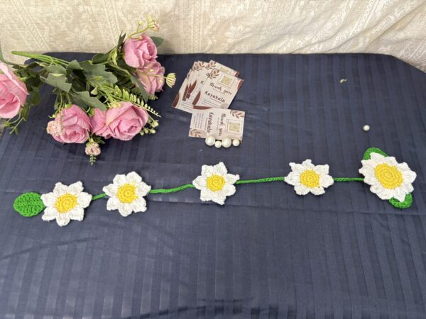 White daisy hair braids