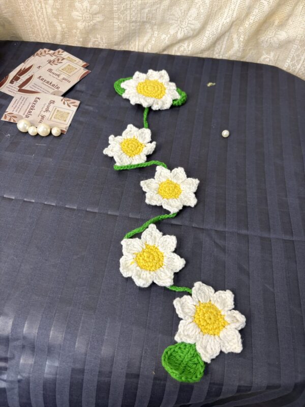 White daisy hair braids