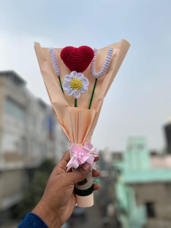 handcrafted crochet mini “I LOVE U” bouquet