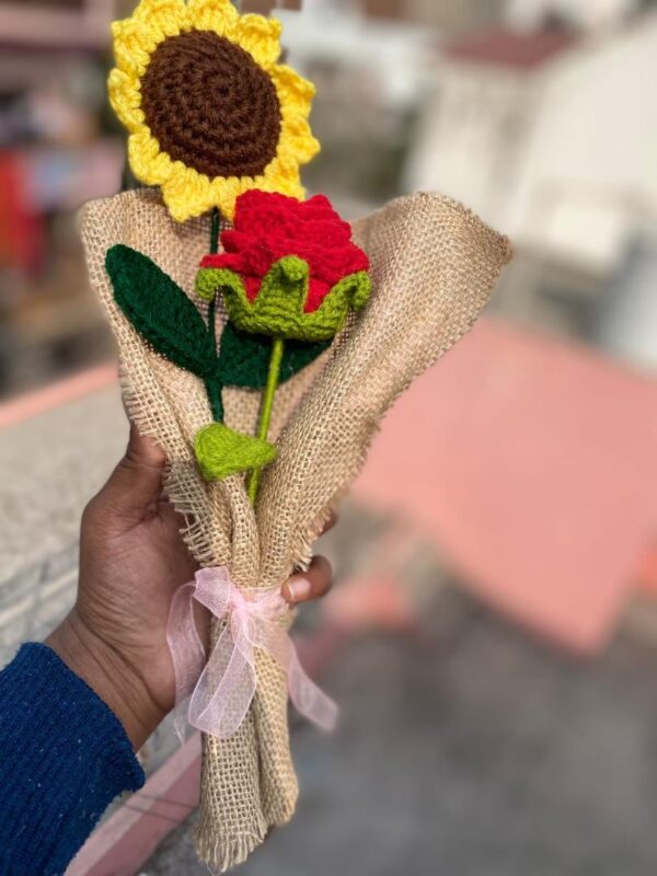 Crochet mini sunflower and rose boken